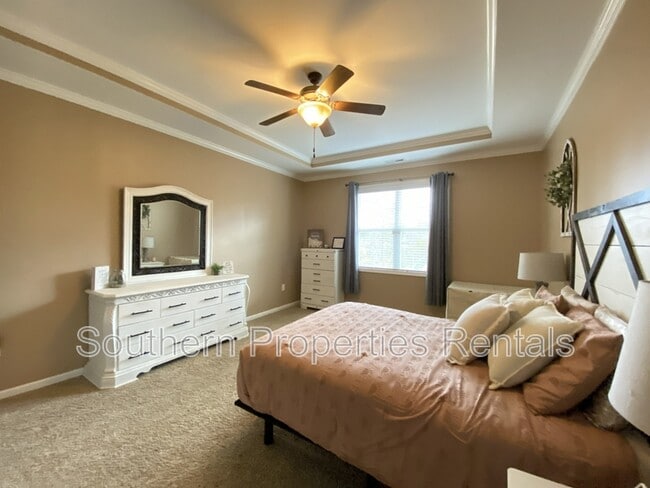 Building Photo - 463 Juno Dr