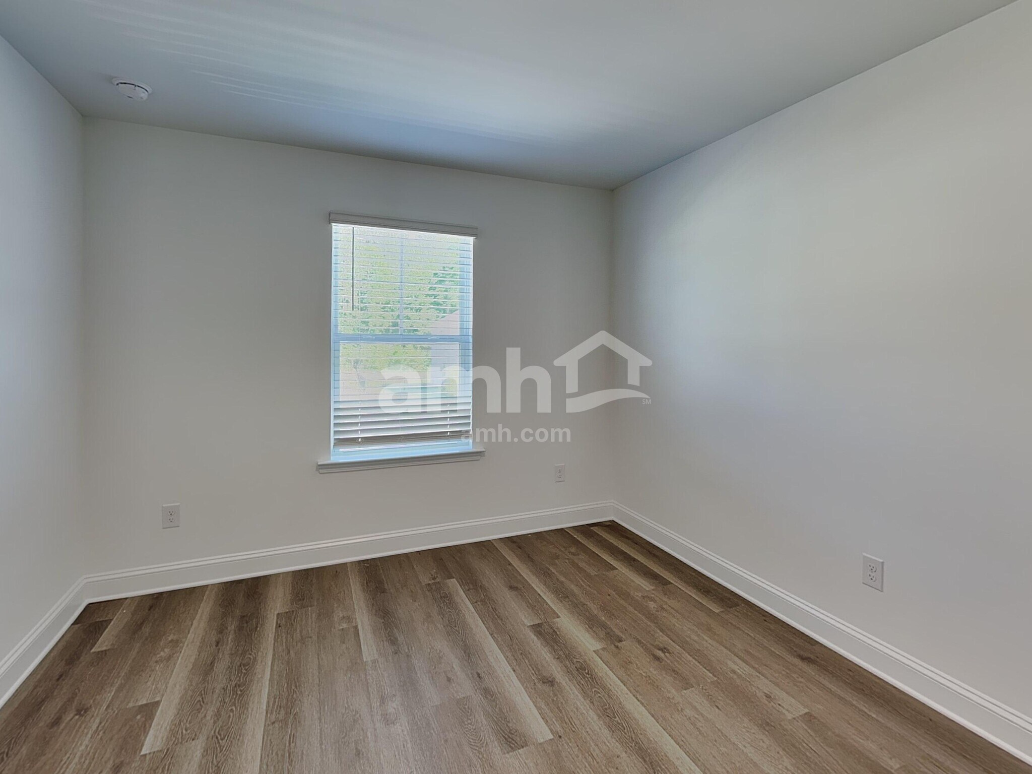 Building Photo - 1216 Livengood Wy