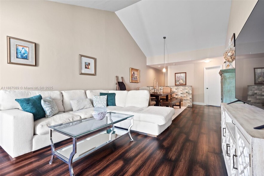 Primary Photo - 4743 NW 97th Ct