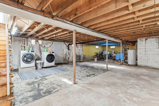 Building Photo - 171 Brackett Rd