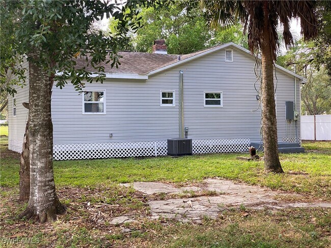 Primary Photo - 2371 Lafayette St