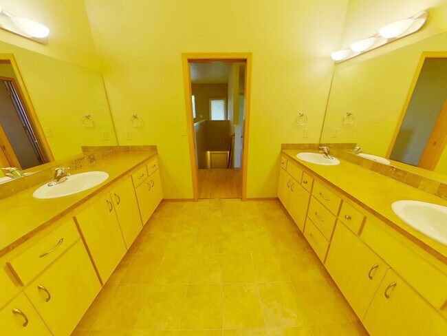 Building Photo - 773-777 East 18th Ave