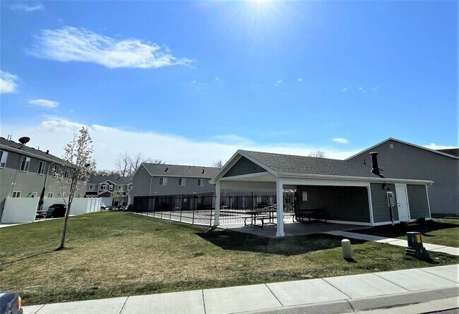Building Photo - 2378 S Knights Way
