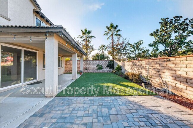 Building Photo - 39012 Crown Ranch Rd