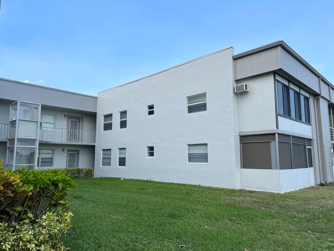 Building Photo - 183 Normandy Ln
