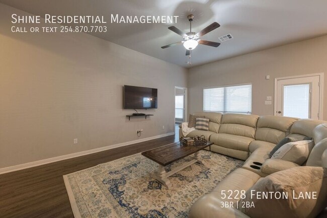 Building Photo - 5228 Fenton Ln