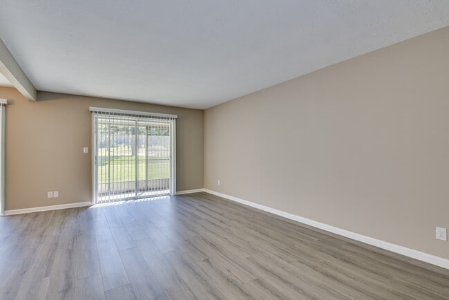 Building Photo - 1674 Goshen Rd