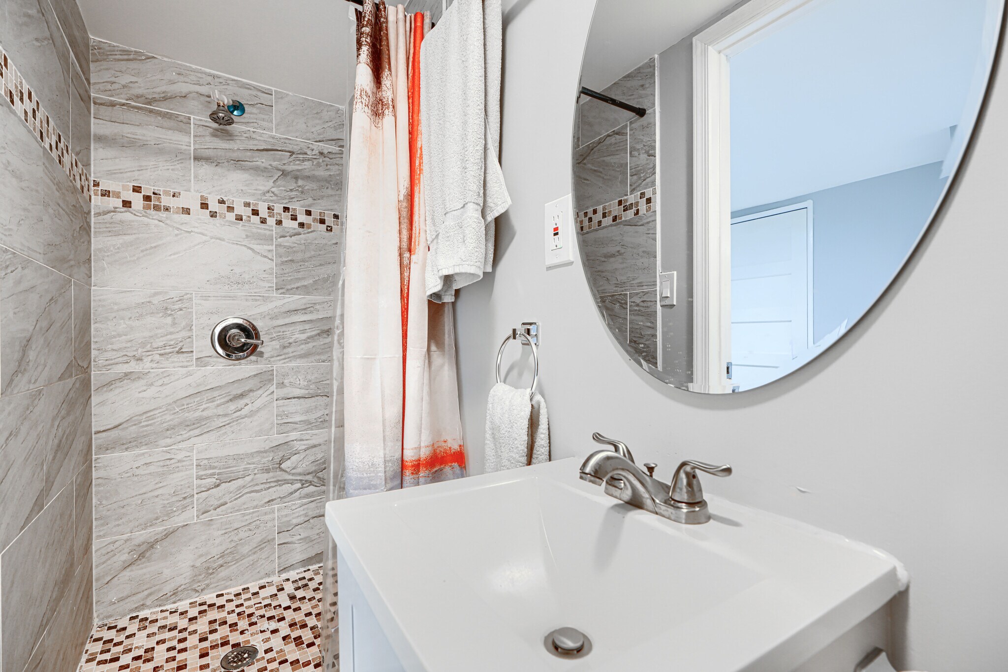 Building Photo - 631 Charraway Rd