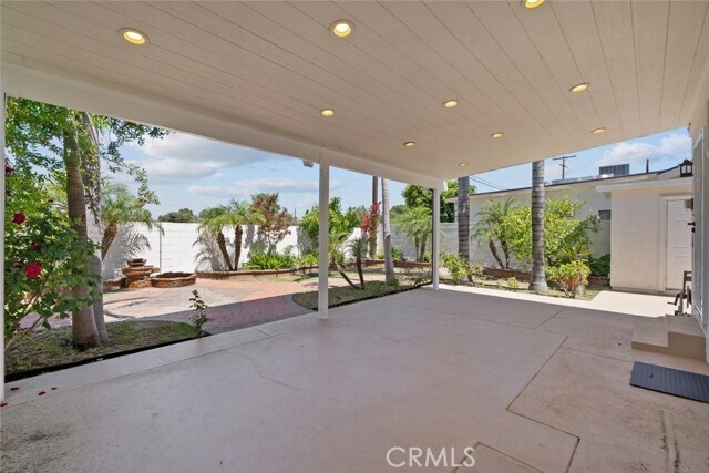 Building Photo - 13358 Blythe St