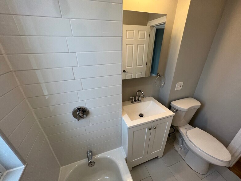 Building Photo - 366 Highland Ave