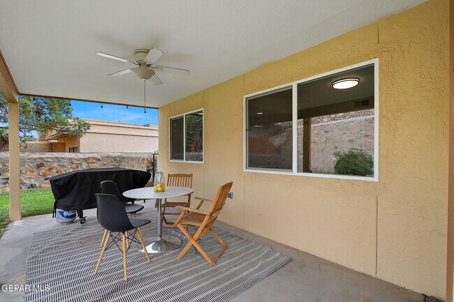 Building Photo - 608 La Chapa Ave