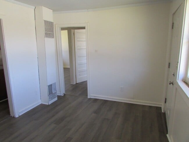 Building Photo - Duplex Unit