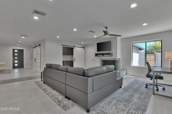 Building Photo - 4241 E Calle Tuberia