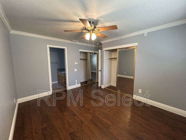 Building Photo - 5349 Vichy Cir