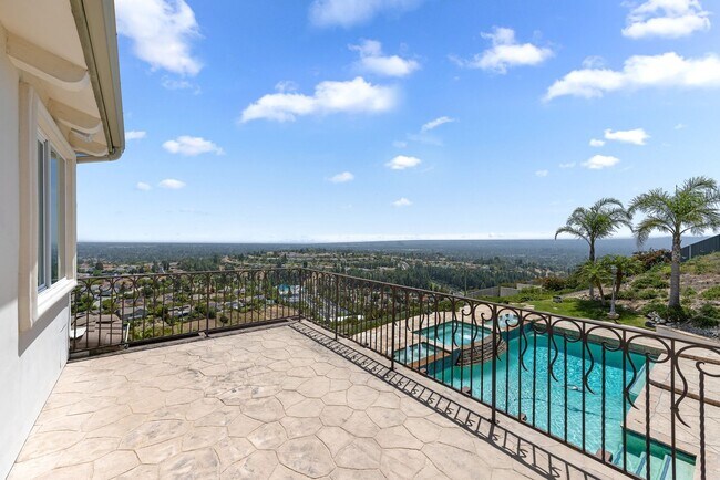 Building Photo - A Private Hillside Haven with Sweeping Val...