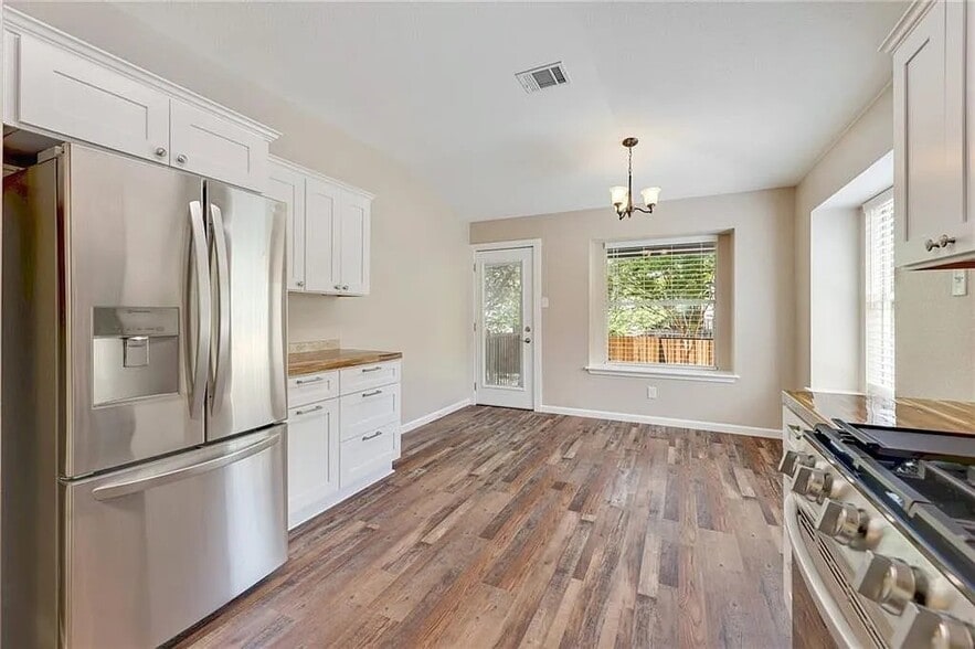 Kitchen/Dining Room - 2710 Greenlee Dr