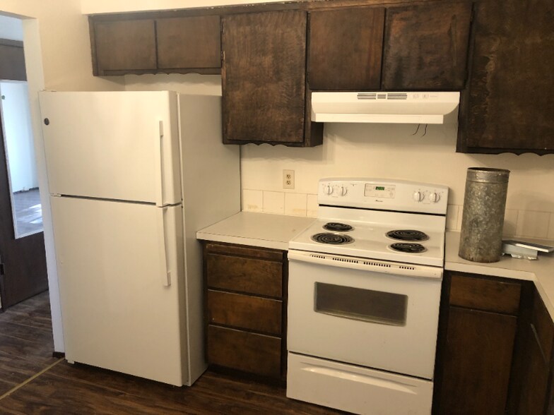 Building Photo - 950 SW Harrier Cir