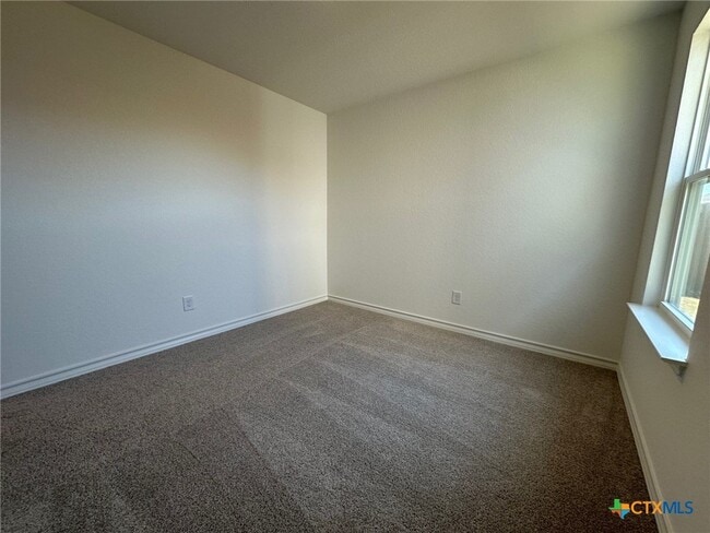 Building Photo - 936 Heartseed Ave