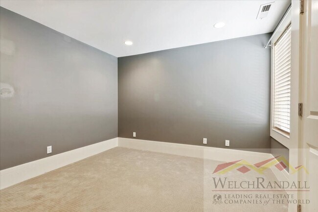 Building Photo - Charming 2-Bed, 2-Bath Condo in Salt Lake ...