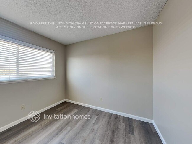 Building Photo - 301 Old River Dr