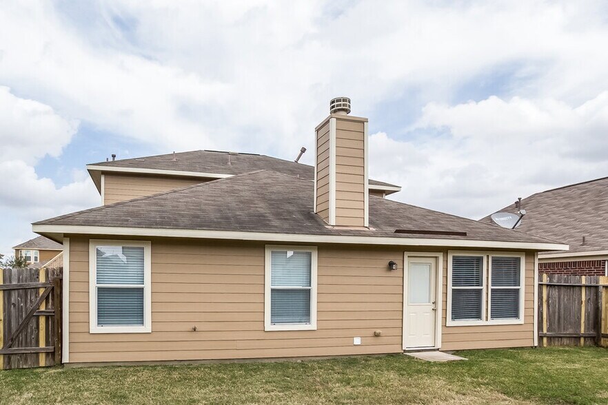 Building Photo - 12410 Greencanyon Dr