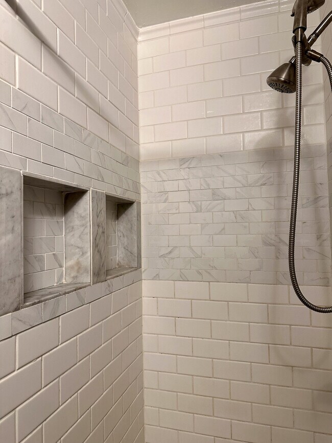 Building Photo - 5221 Greenbrook Dr