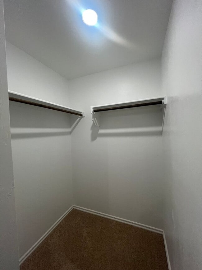 Building Photo - REDUCED RENT!!! Available Now! 4-Bedroom, 3-bath home in OKC!