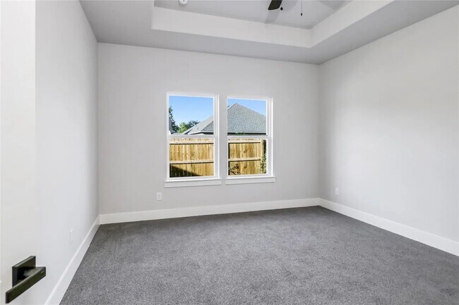 Building Photo - 1507 E Magnolia Ave