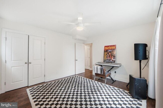 Building Photo - 1258 Holbrook Terrace NE