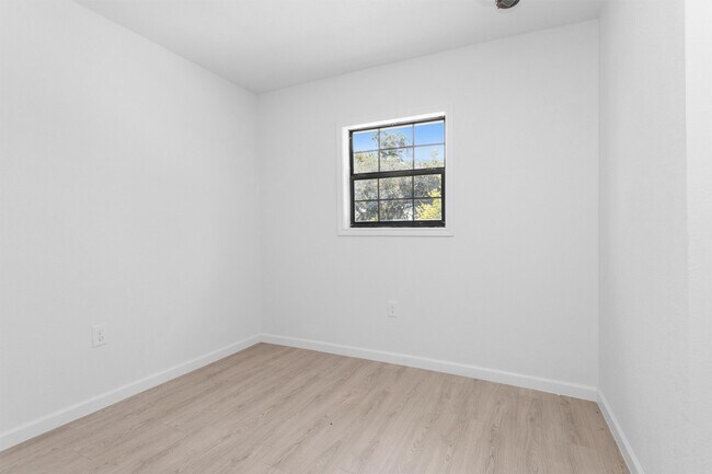 Building Photo - 16016 Green Manor Dr