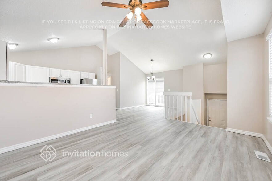 Building Photo - 4685 S Buckley Way