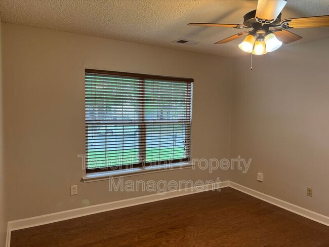 Building Photo - 2032 Beckwith Ln