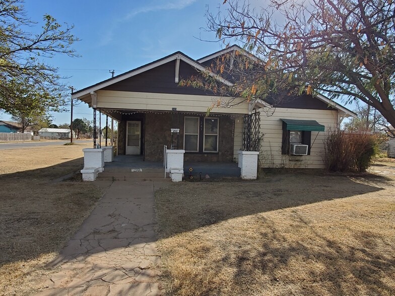 Building Photo - 203 W Crockett St