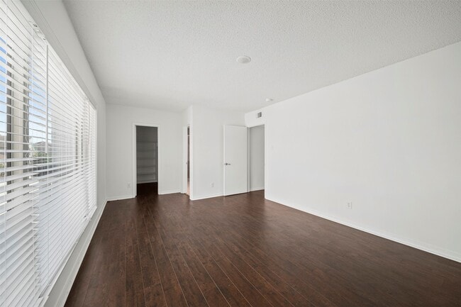 Building Photo - 9404 Denbury Way