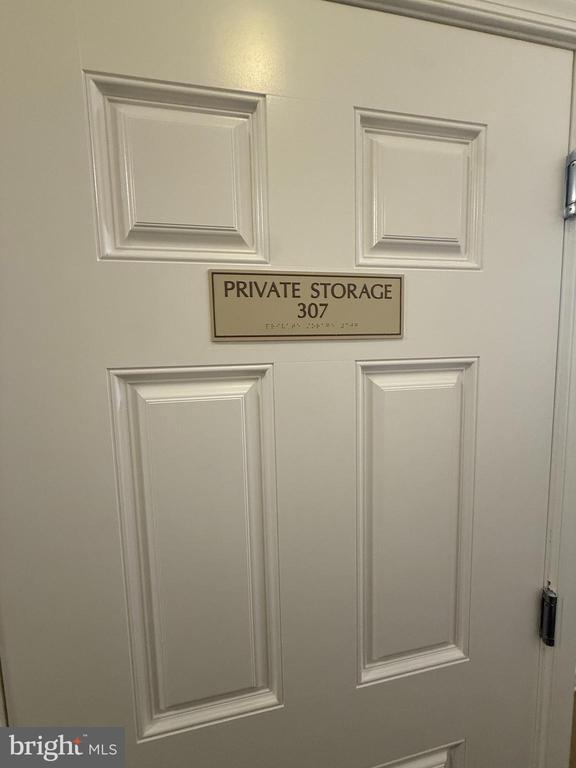 Building Photo - 1136 Halifax Pl