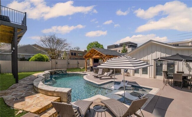 Building Photo - 8175 Main St