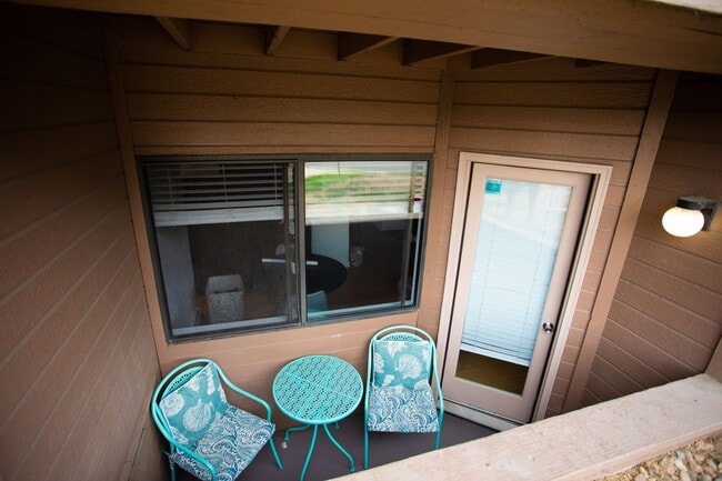 Building Photo - Garden Level Condo in North Boulder