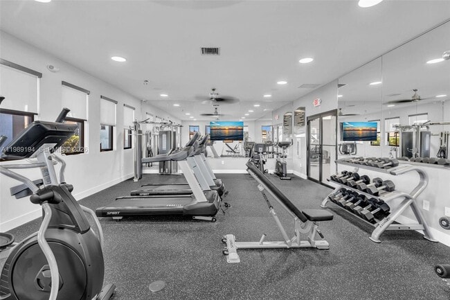 Building Photo - 20433 NW 4th Ave