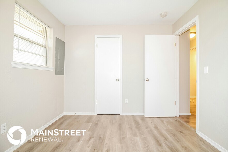 Building Photo - 4220 Corbett Dr