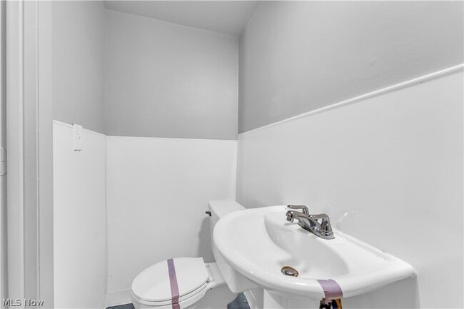 Building Photo - 516 Whitney Ave