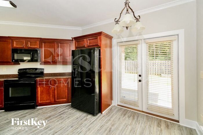 Building Photo - 236 Kingston Cir