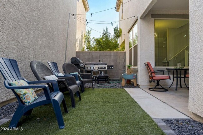 Building Photo - STUNNING 5 BEDROOM WITH LOFT & BONUS ROOM 3.5 BATH IN EASTMARK MESA COMMUNITY 2,655 SQ FT