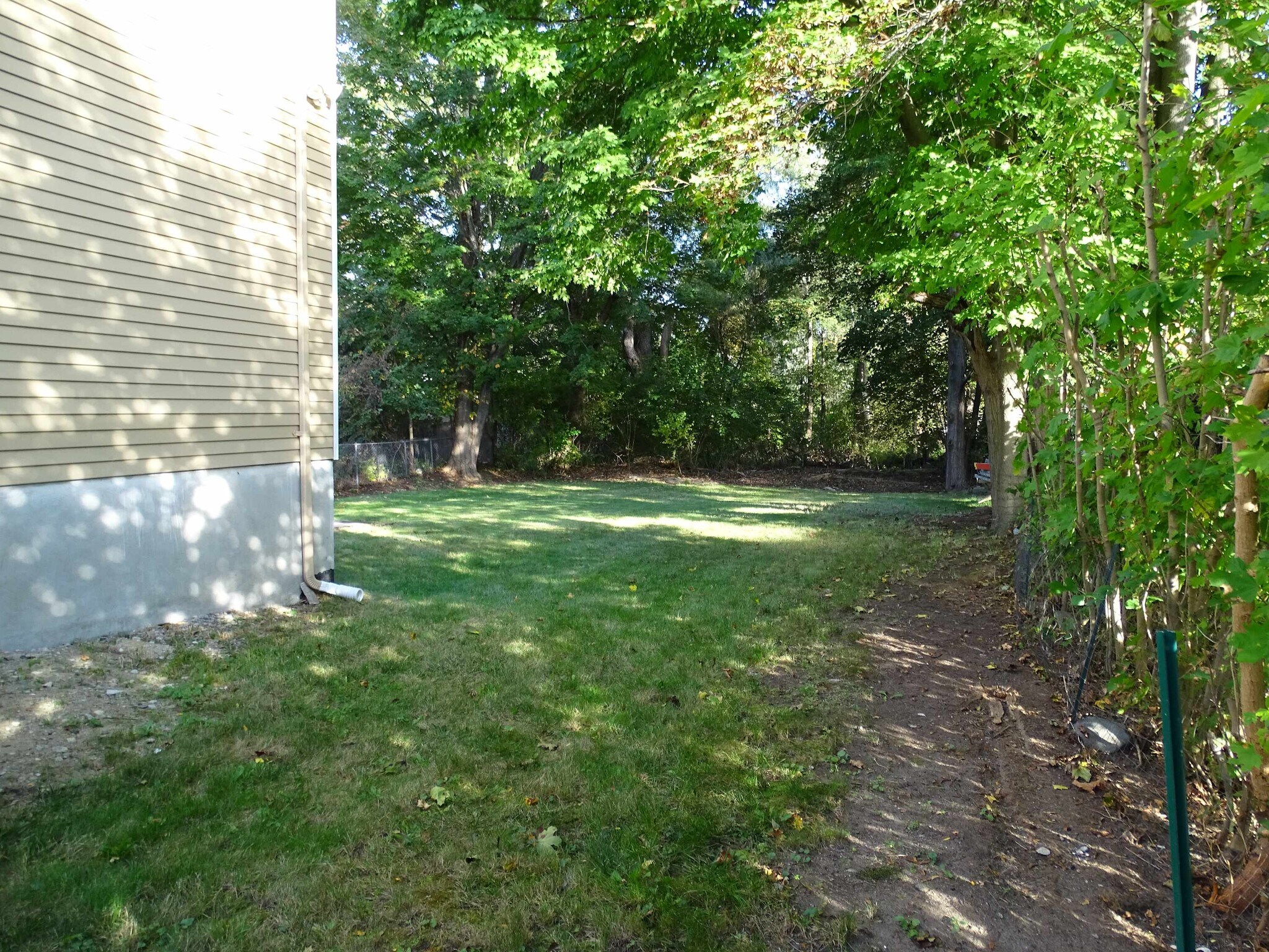 Building Photo - 303 Bishop St