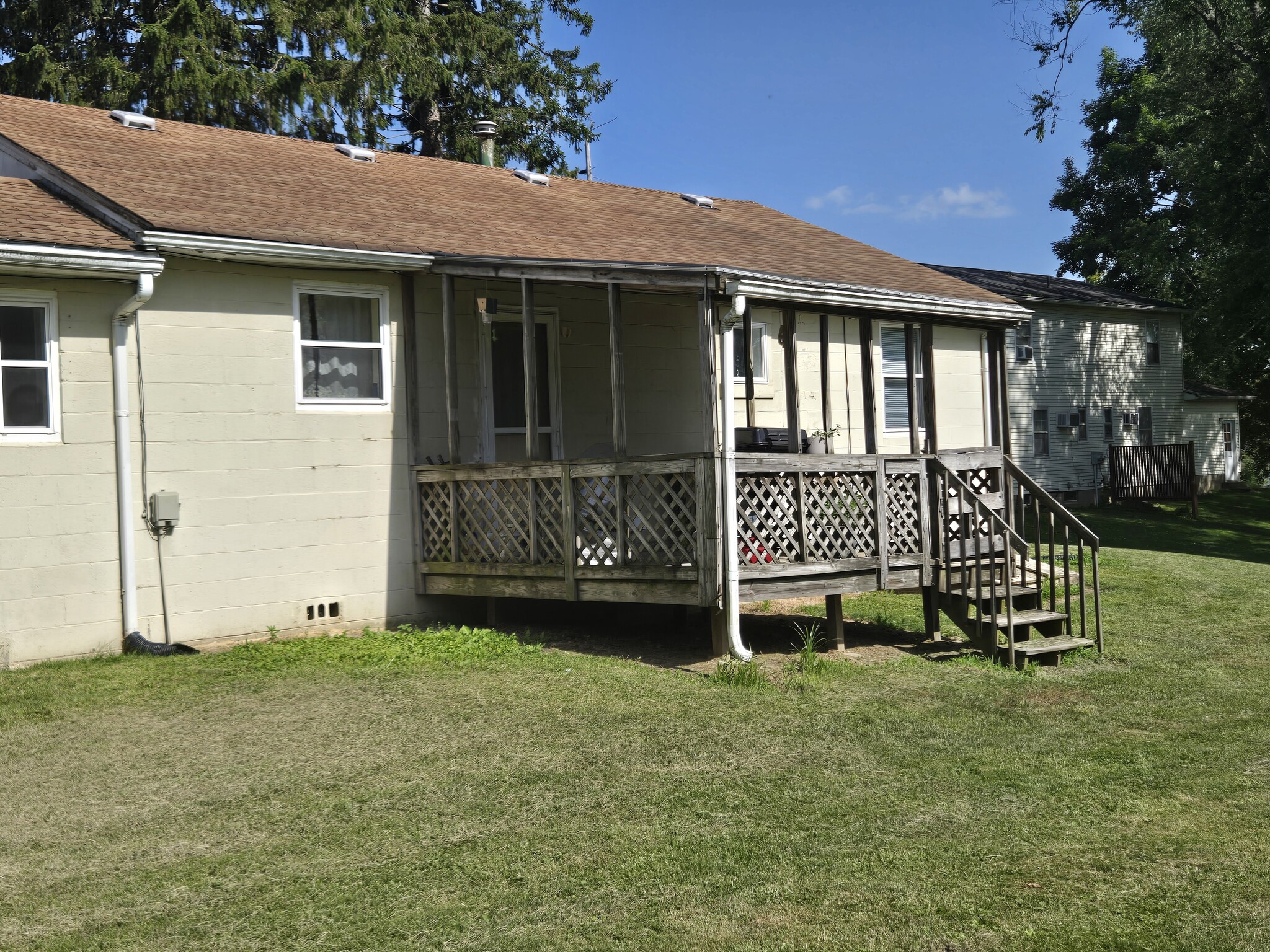 Rear Deck - 836 Oak Hill Rd