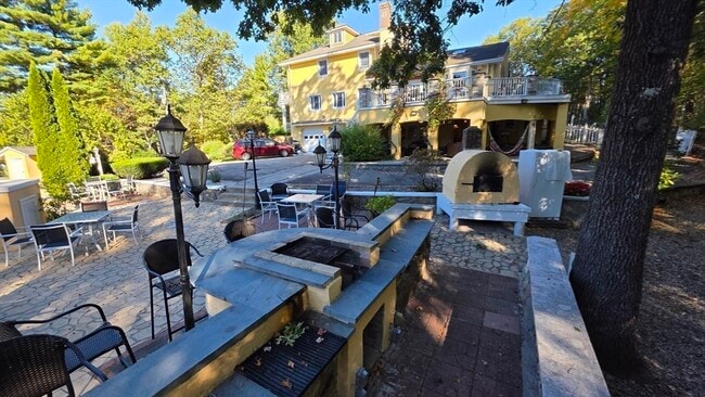 Building Photo - 85 Burlingame Rd