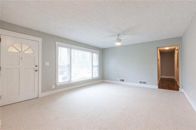 Building Photo - 2971 Stratford Arms Dr