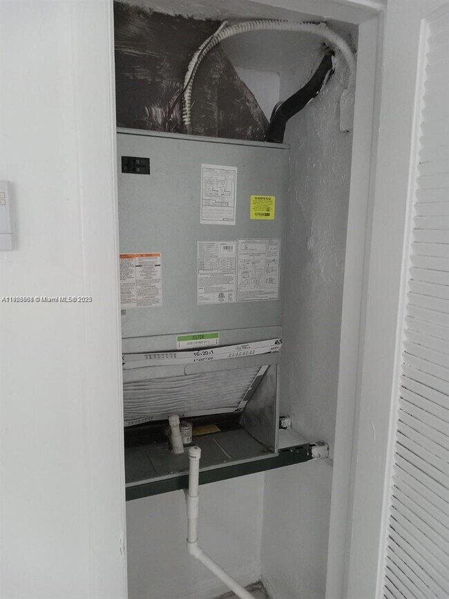 Building Photo - 1330 W 54th St