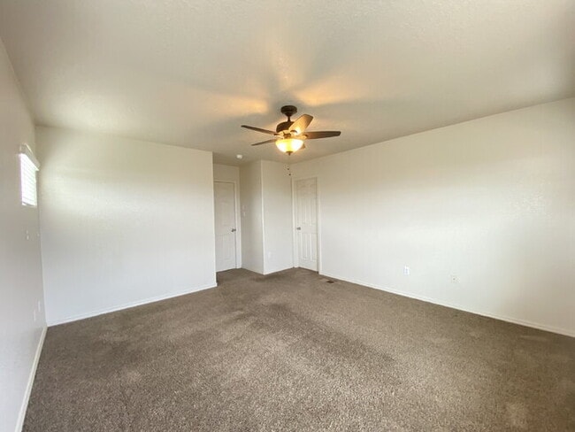 Building Photo - GATED COMMUNITY - 2 Story Townhouse - All BR Upper Level