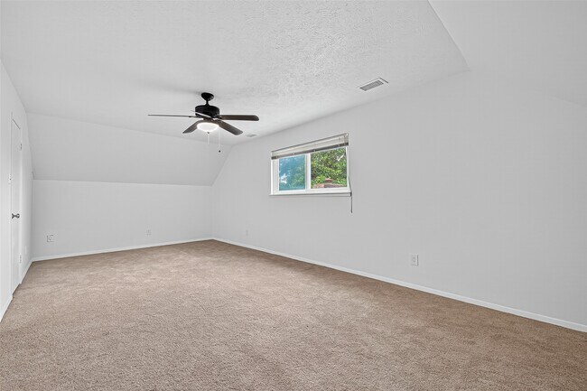 Building Photo - 21422 Park Willow Dr