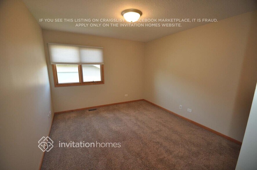 Building Photo - 1021 Amlin Terrace